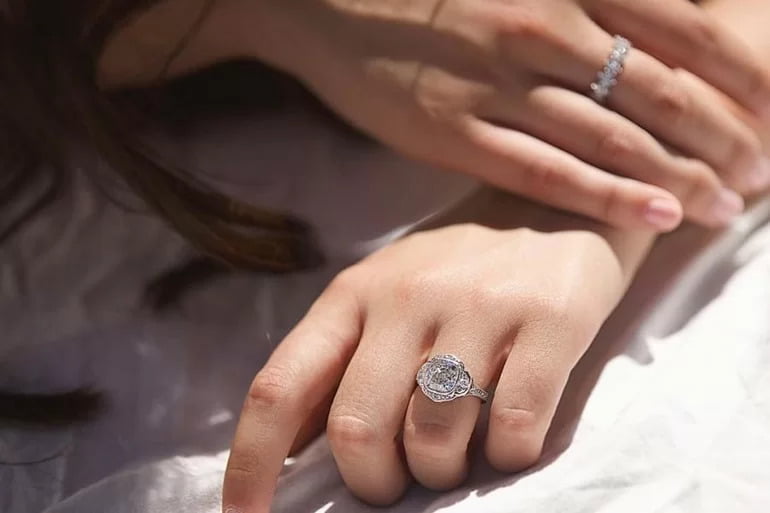 Nhẫn Kim Cương Nhân Tạo: Sự pha trộn hoàn hảo
