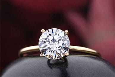 Nhẫn Kim Cương Solitaire: Kiểu Dáng Được Ưa Chuộng Trong Dịp Đính Hôn