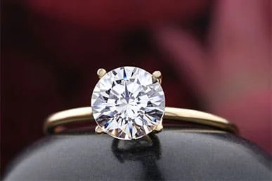 Nhẫn Kim Cương Solitaire: Kiểu Dáng Được Ưa Chuộng Trong Dịp Đính Hôn