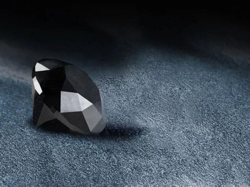 Kim cương đen là gì? Những mẫu nhẫn đẳng cấp nhất 2024 - Cao Hùng Diamond