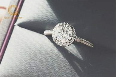 Tìm Hiểu Giá Trị Thực của Nhẫn Kim Cương 2 Carat